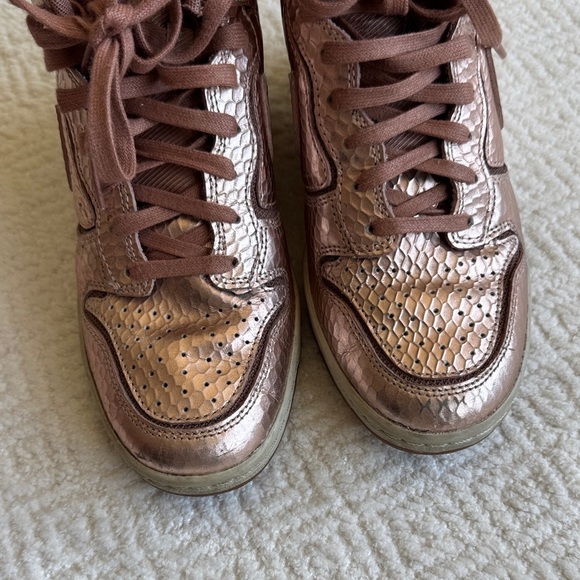 Nike Dunk Sky High Hi Metallic Rose Gold Hidden Wedge Heel Shoes Womens 6.5 - Picture 3 of 9